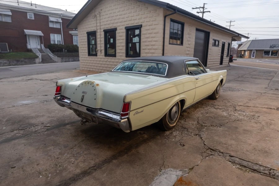1970 Lincoln Continental Mark III - Image 3 of 21