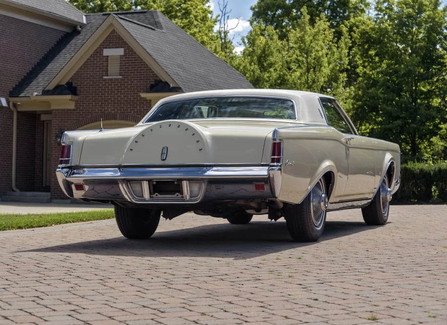 1970 Lincoln Continental Mark III - Image 3 of 31
