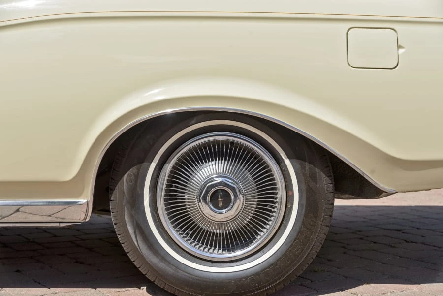 1970 Lincoln Continental Mark III - Image 9 of 31