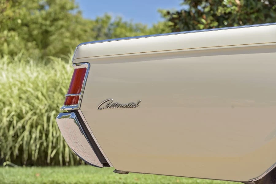 1970 Lincoln Continental Mark III - Image 15 of 31