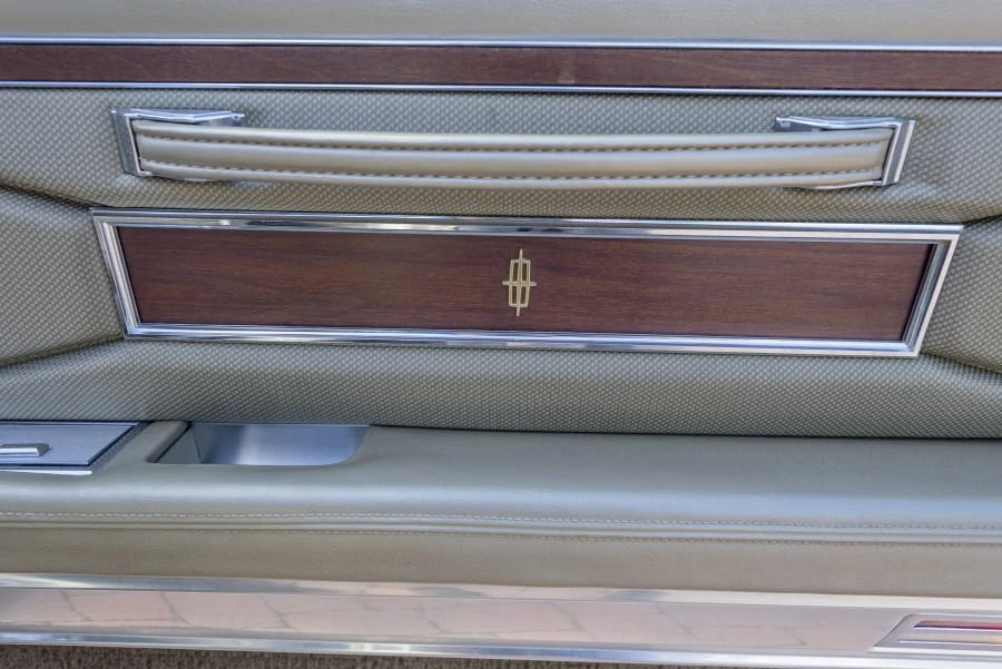 1970 Lincoln Continental Mark III - Image 20 of 31