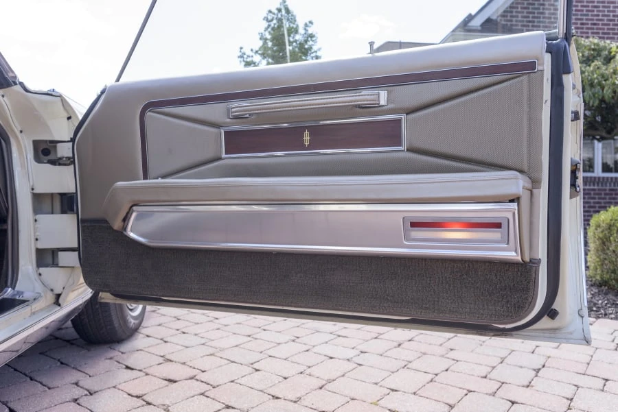 1970 Lincoln Continental Mark III - Image 23 of 31