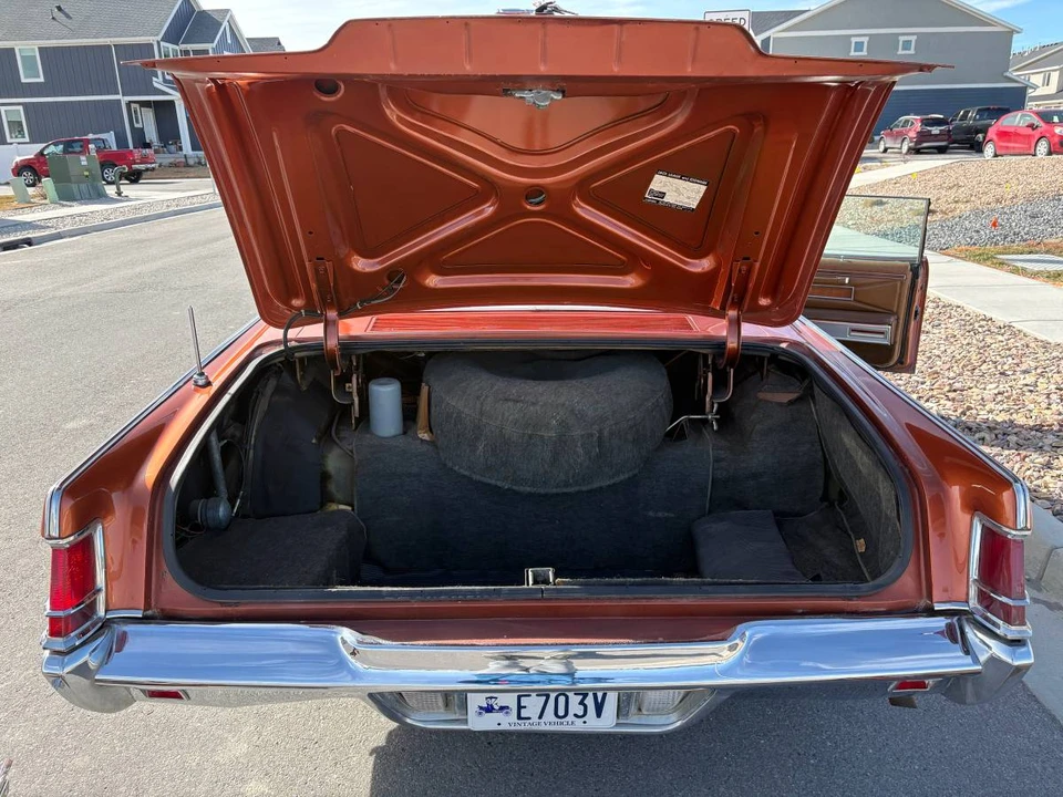 1970 Lincoln Continental Mark III - Image 13 of 24