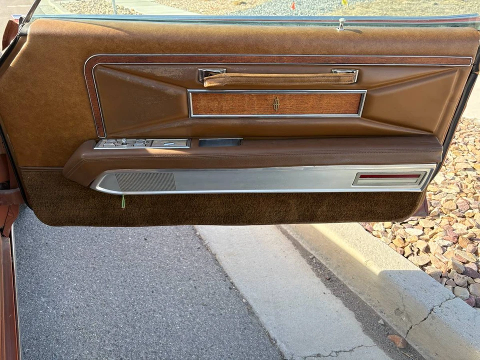 1970 Lincoln Continental Mark III - Image 20 of 24