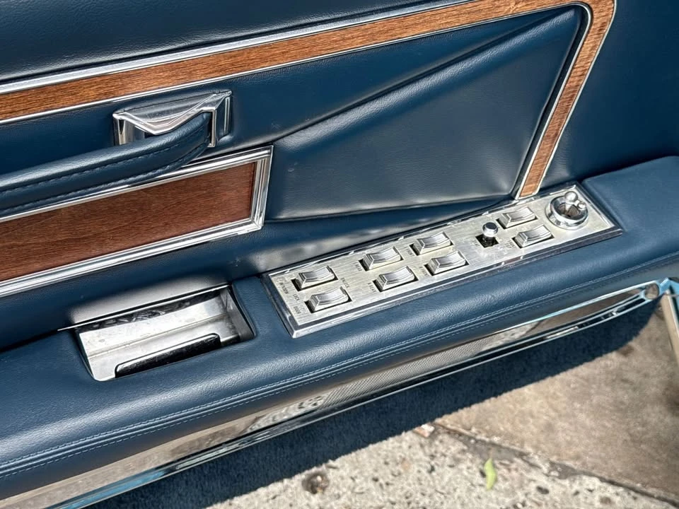 1970 Lincoln Continental Mark III - Image 14 of 20