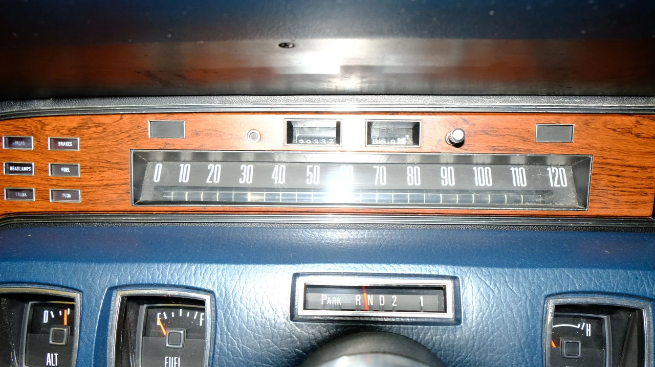 1970 Lincoln Continental 5th Gen - Image 16 of 17