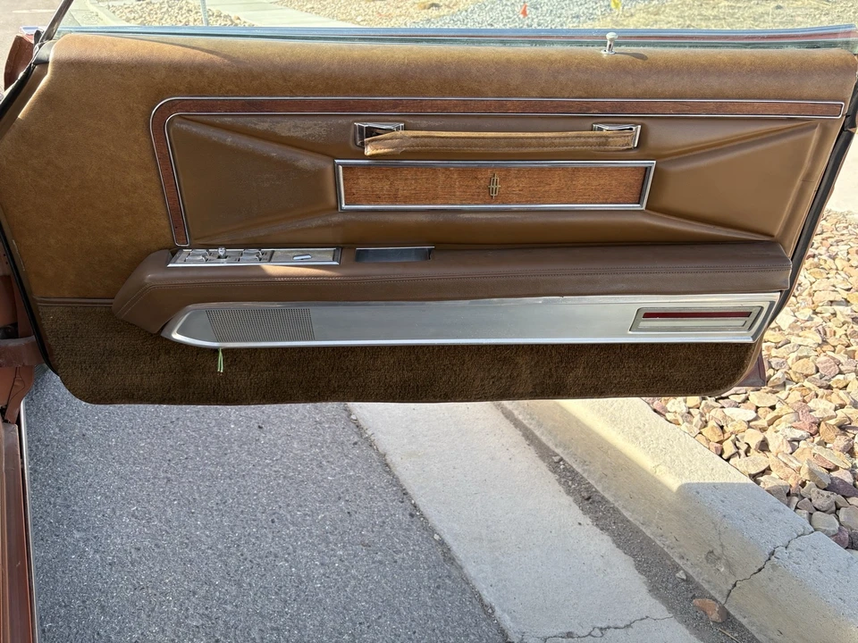 1970 Lincoln Continental Mark III - Image 16 of 21