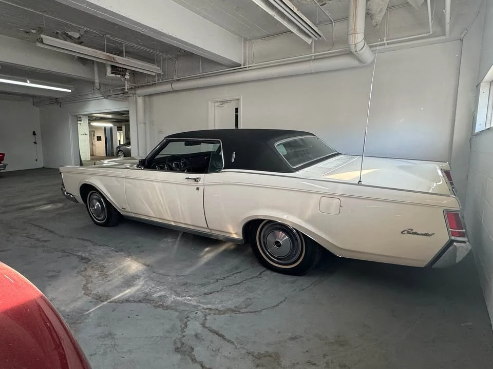 1970 Lincoln Continental Mark III - Image 3 of 9