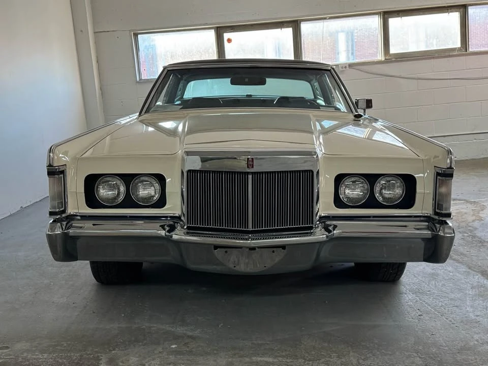 1970 Lincoln Continental Mark III - Image 2 of 9