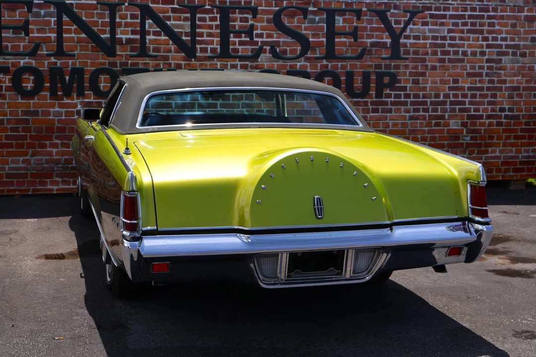 1970 Lincoln Continental Mark III - Image 8 of 21