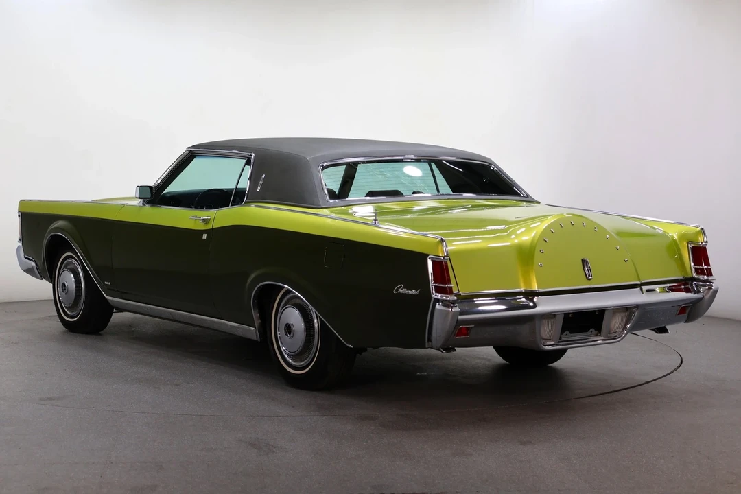 1970 Lincoln Continental Mark III - Image 16 of 21