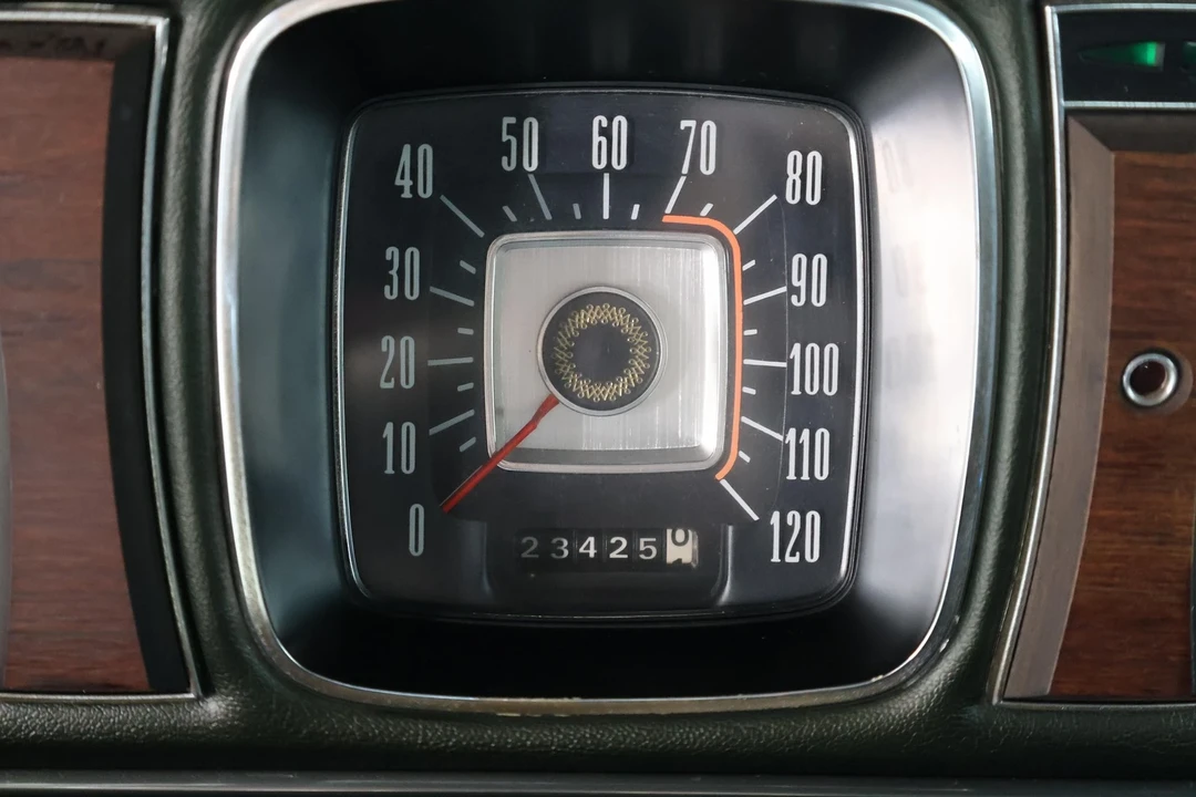 1970 Lincoln Continental Mark III - Image 18 of 21