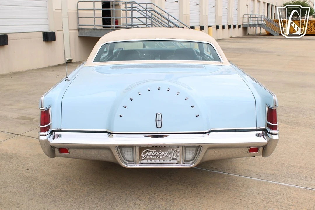 1970 Lincoln Continental Mark III - Image 10 of 12