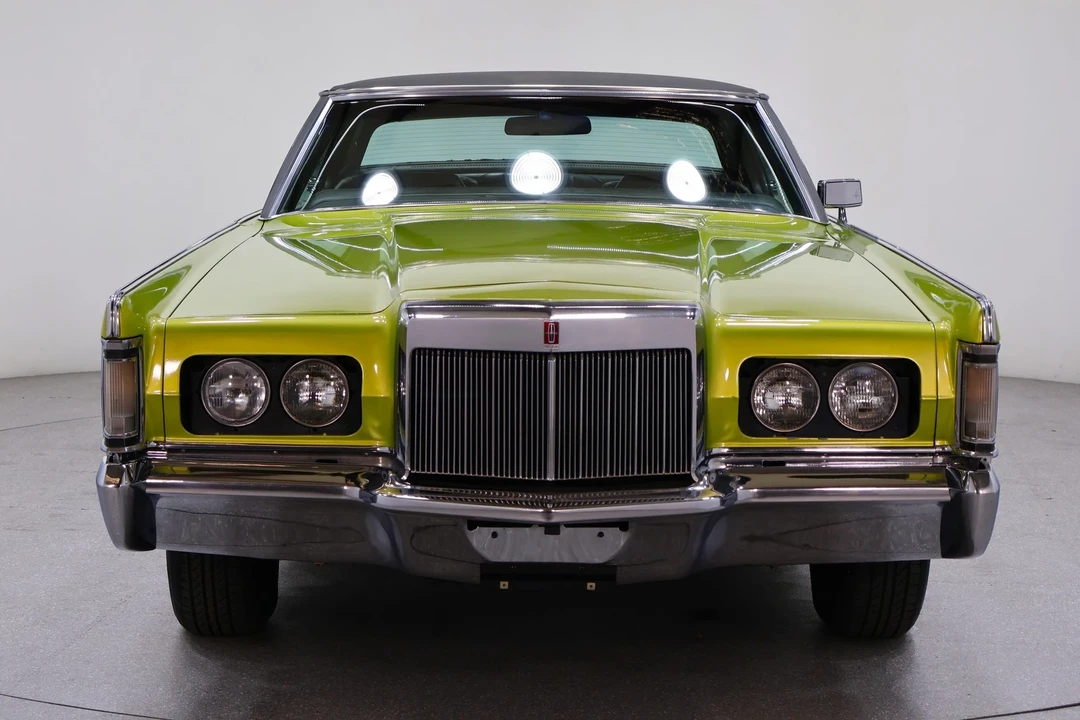 1970 Lincoln Continental Mark III - Image 13 of 21