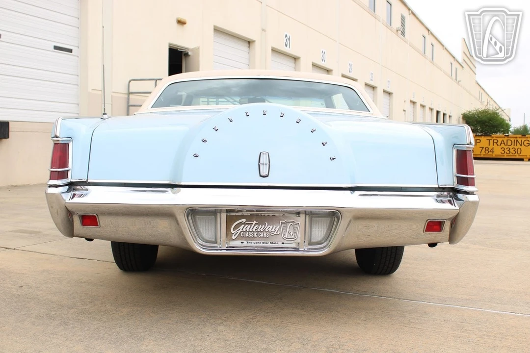 1970 Lincoln Continental Mark III - Image 11 of 12