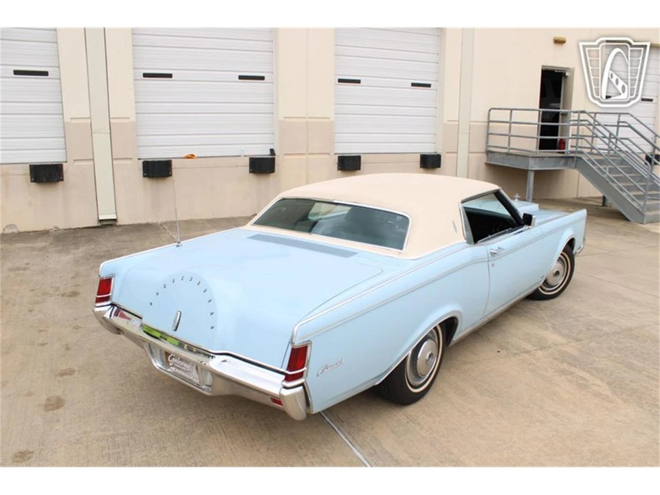 1970 Lincoln Continental Mark III - Image 11 of 31