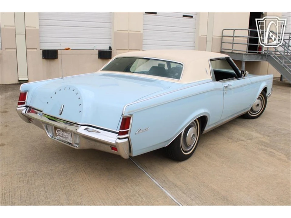 1970 Lincoln Continental Mark III - Image 12 of 31