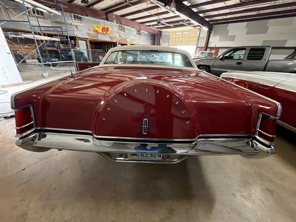 1970 Lincoln Continental Mark III - Image 13 of 21
