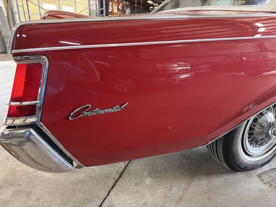 1970 Lincoln Continental Mark III - Image 11 of 21