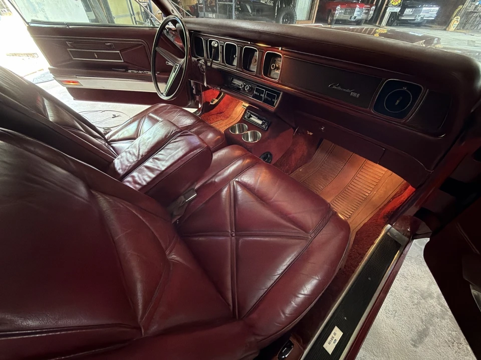 1970 Lincoln Continental Mark III - Image 20 of 21