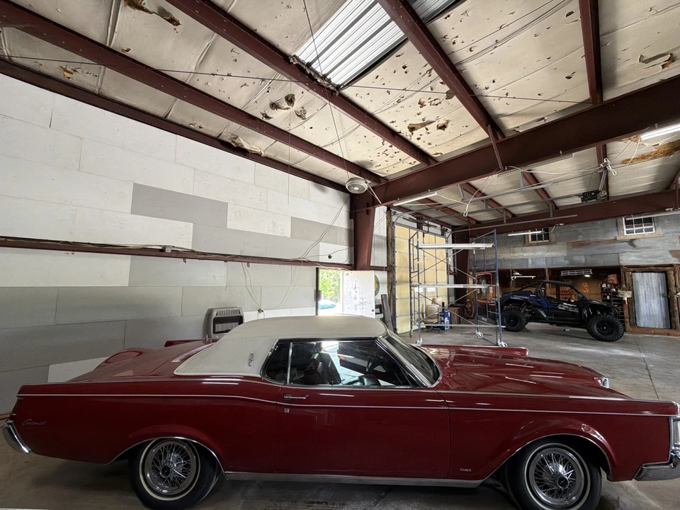 1970 Lincoln Continental Mark III - Image 3 of 21