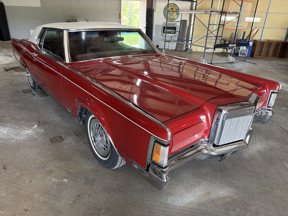 1970 Lincoln Continental Mark III - Image 4 of 21