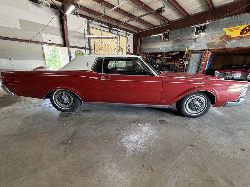 1970 Lincoln Continental Mark III - Image 5 of 21