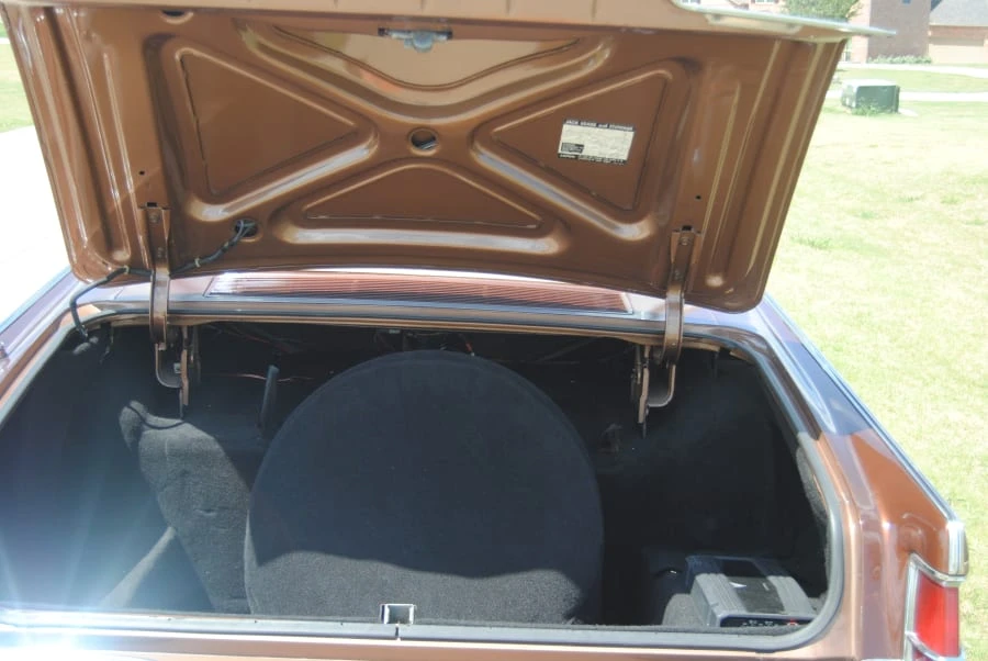 1970 Lincoln Continental Mark III - Image 6 of 10