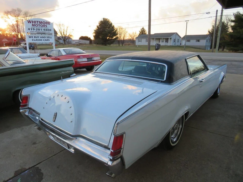 1970 Lincoln Continental Mark III - Image 7 of 31
