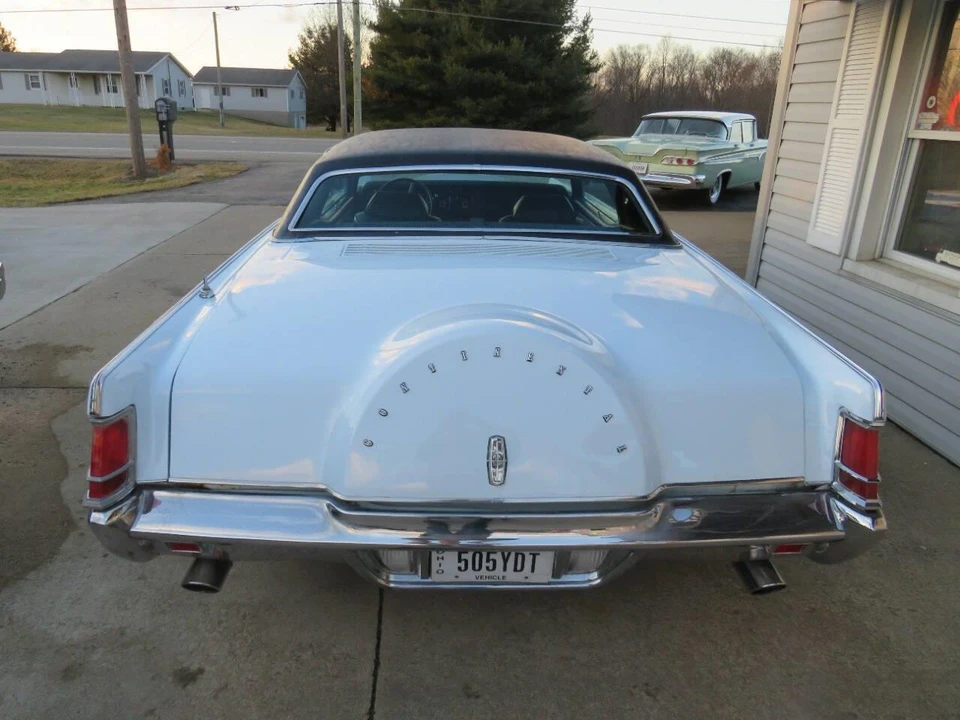 1970 Lincoln Continental Mark III - Image 6 of 31