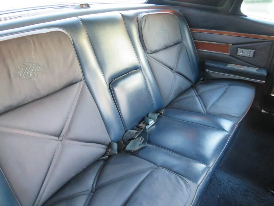 1970 Lincoln Continental Mark III - Image 11 of 31