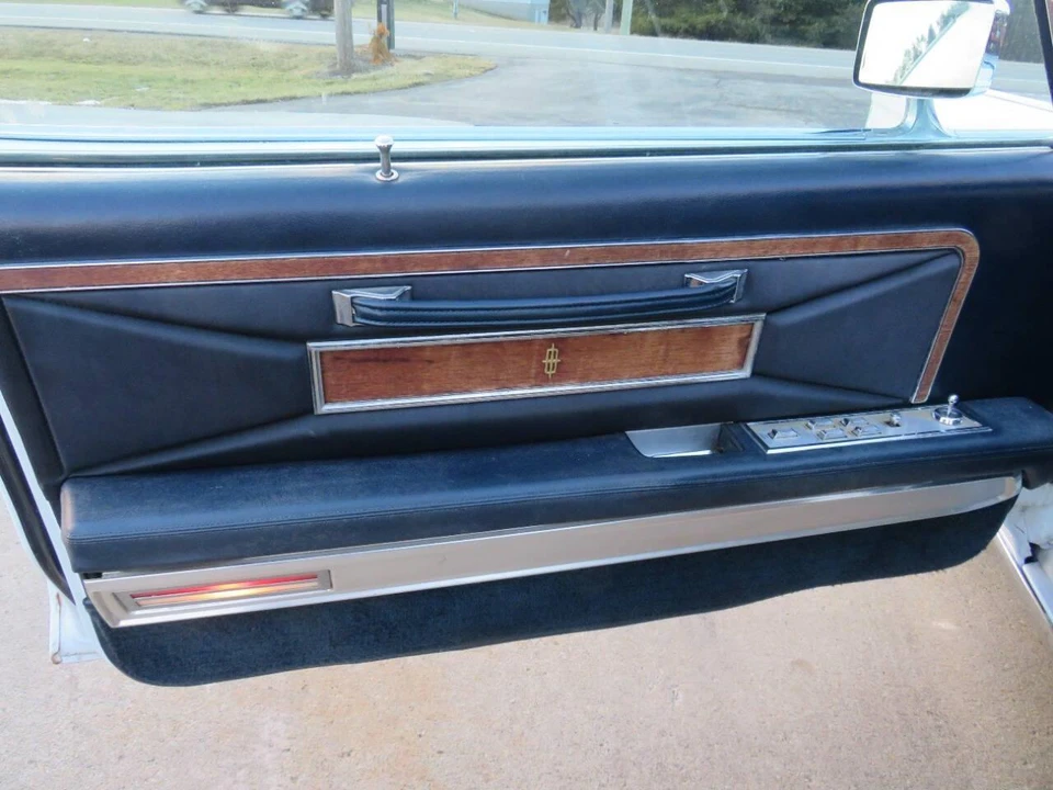 1970 Lincoln Continental Mark III - Image 14 of 31