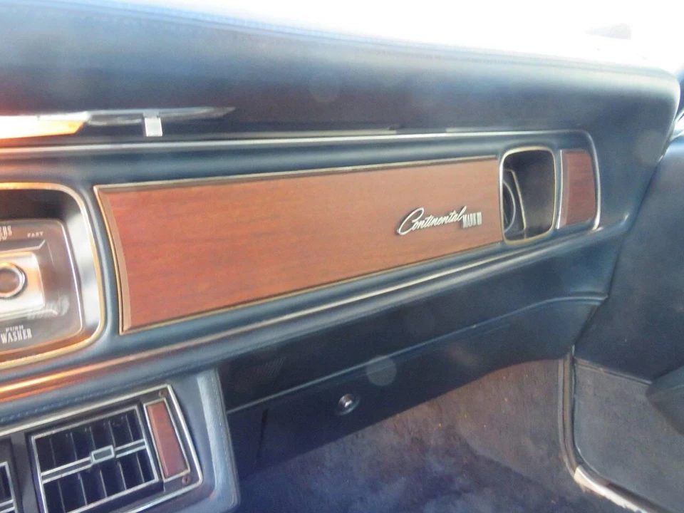 1970 Lincoln Continental Mark III - Image 16 of 31