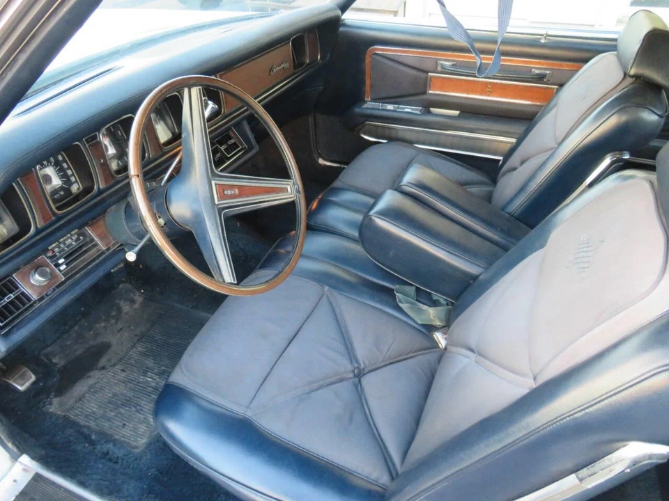 1970 Lincoln Continental Mark III - Image 15 of 31