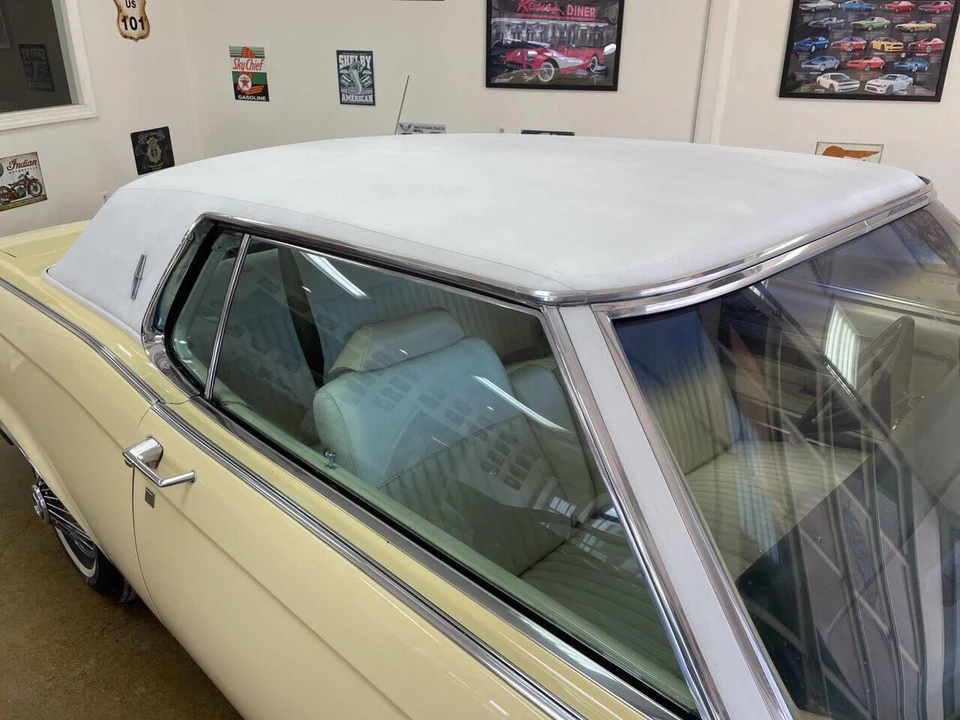 1970 Lincoln Continental Mark III - Image 6 of 31