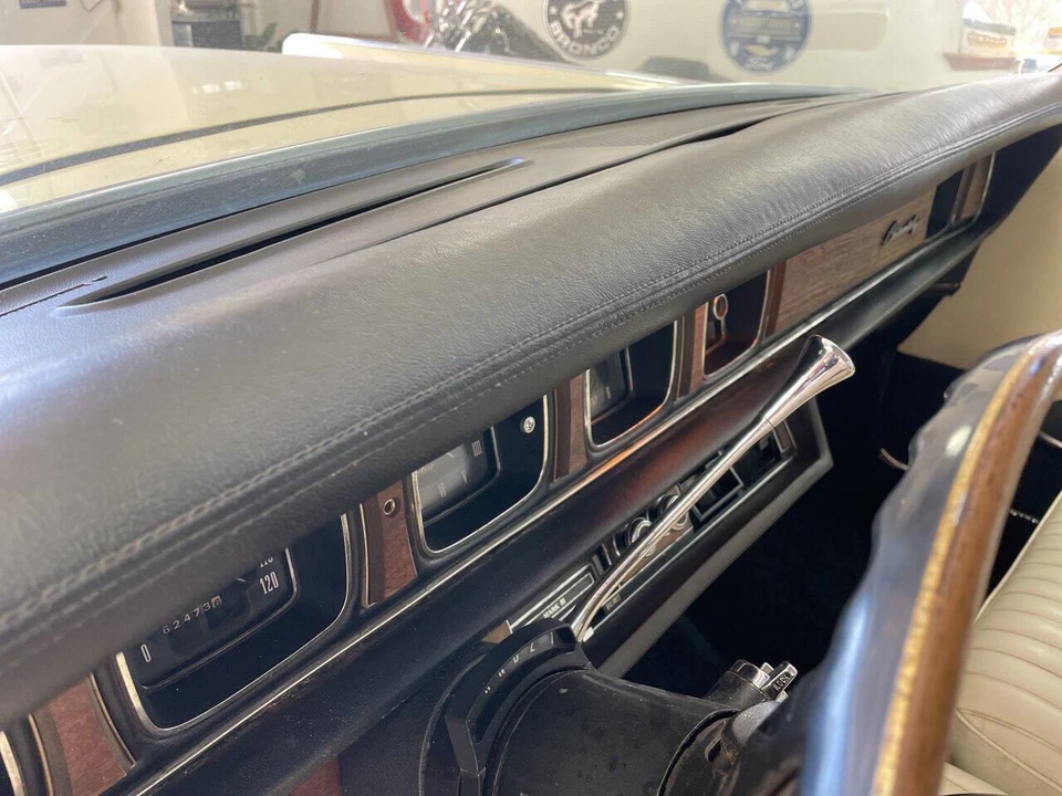 1970 Lincoln Continental Mark III - Image 24 of 31