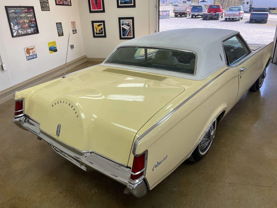 1970 Lincoln Continental Mark III - Image 4 of 31