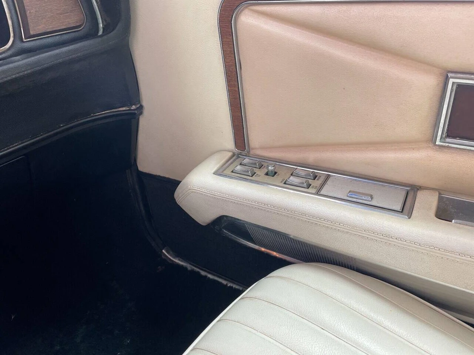 1970 Lincoln Continental Mark III - Image 22 of 31