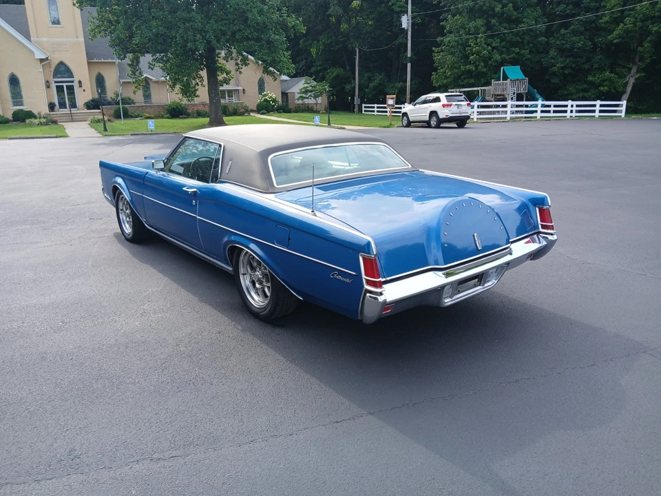 1970 Lincoln Continental Mark III - Image 7 of 31