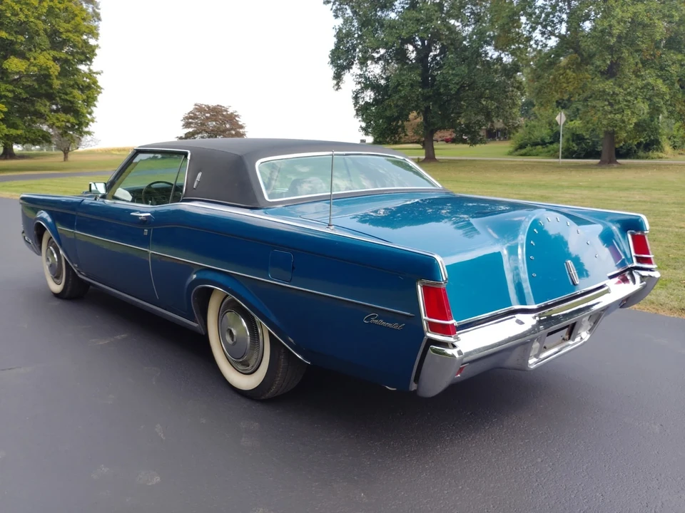 1970 Lincoln Continental Mark III - Image 9 of 21