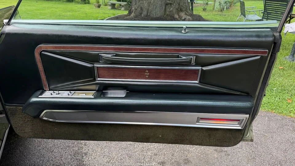 1970 Lincoln Continental Mark III - Image 15 of 19