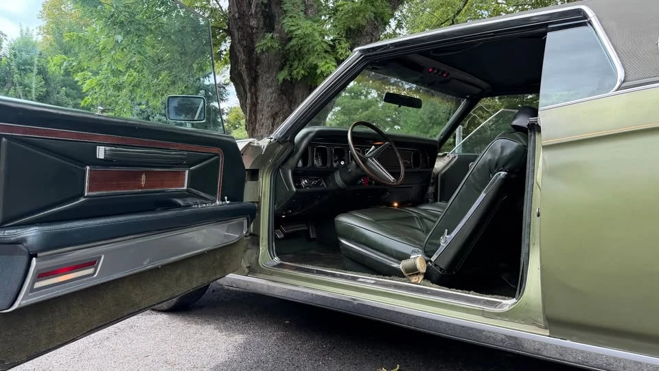 1970 Lincoln Continental Mark III - Image 11 of 19