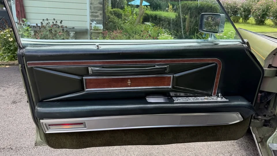 1970 Lincoln Continental Mark III - Image 16 of 19