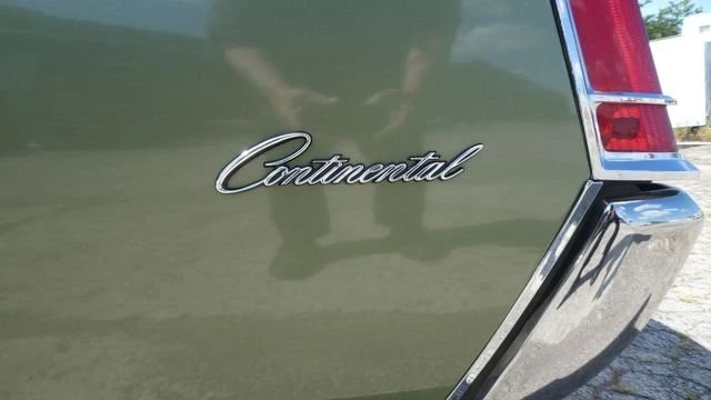 1970 Lincoln Continental Mark III - Image 12 of 20