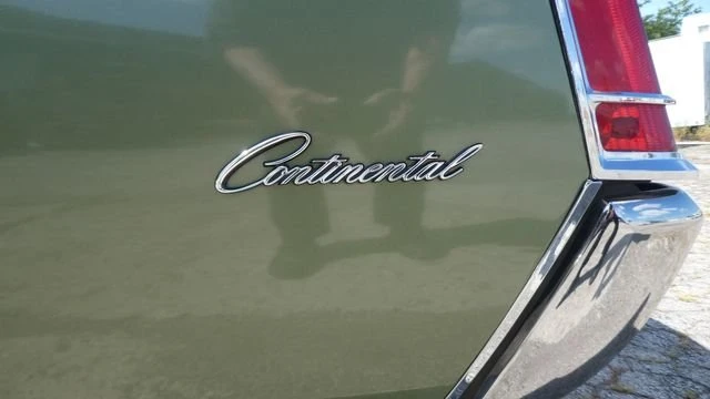 1970 Lincoln Continental Mark III - Image 12 of 20