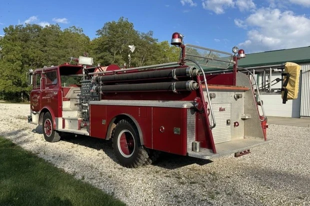1970 Mack - Image 2 of 8