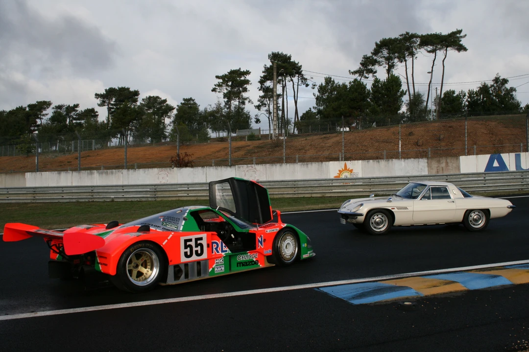 1970 Mazda L10A/L10B Cosmo - Image 12 of 16