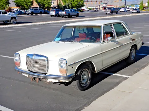 1970 Mercedes-Benz 250 Sedan