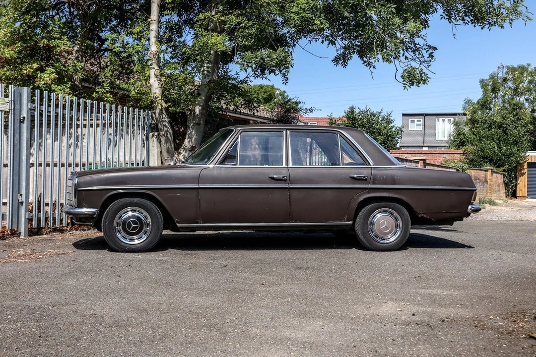1970 Mercedes-Benz W114 & W115 - Image 12 of 30