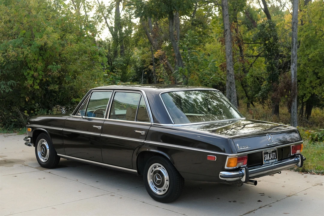 1970 Mercedes-Benz W114 & W115 - Image 5 of 31